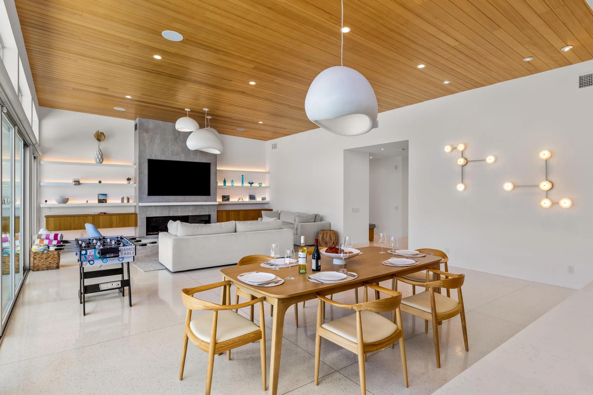 Wander Palm Springs Halo #24