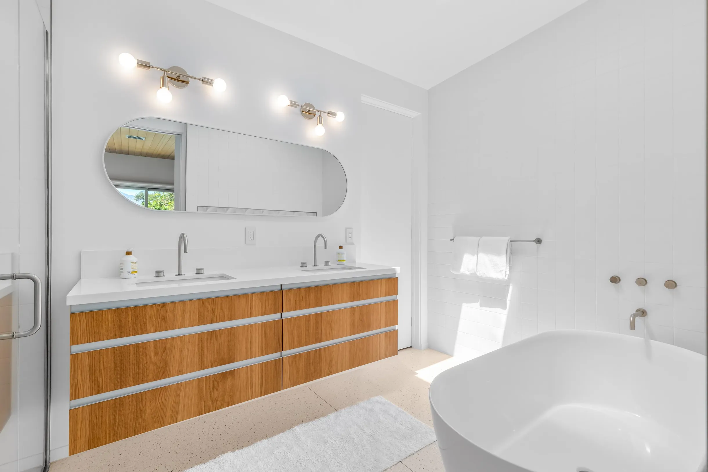 Wander Palm Springs Halo #40