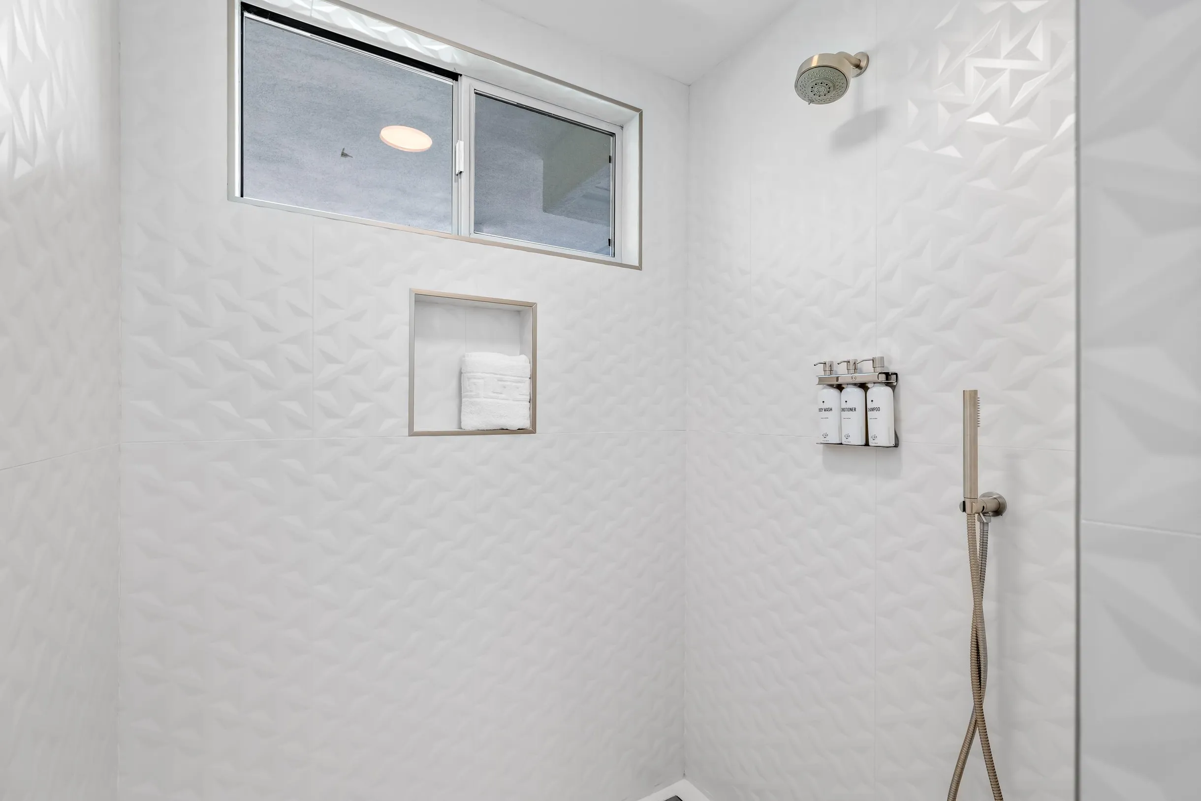 Wander Palm Springs Halo #29