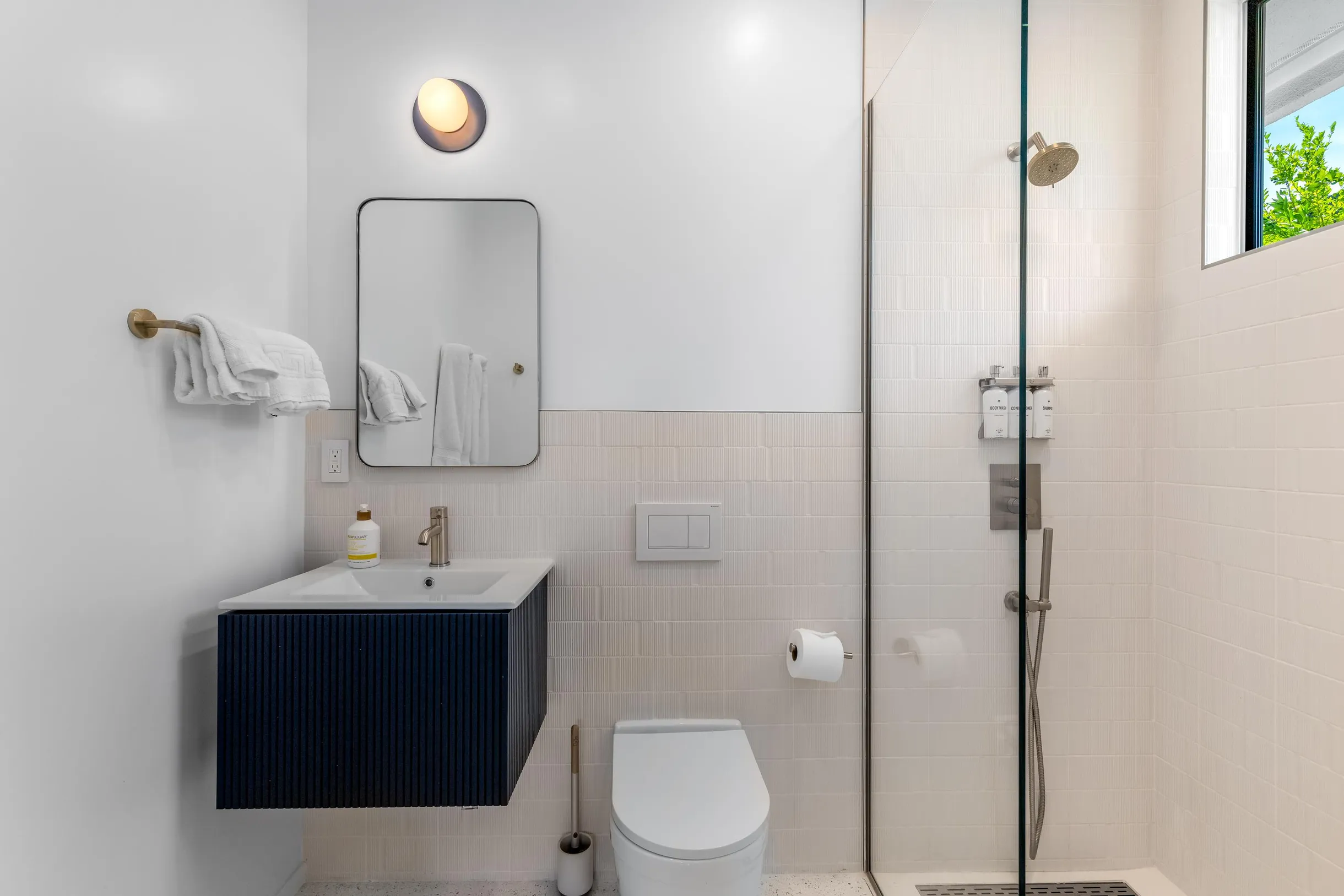 Wander Palm Springs Halo #17