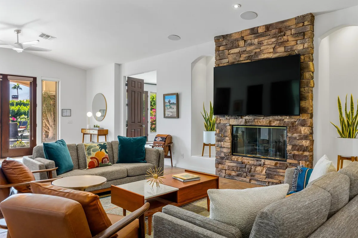 Wander Palm Springs Daze #6