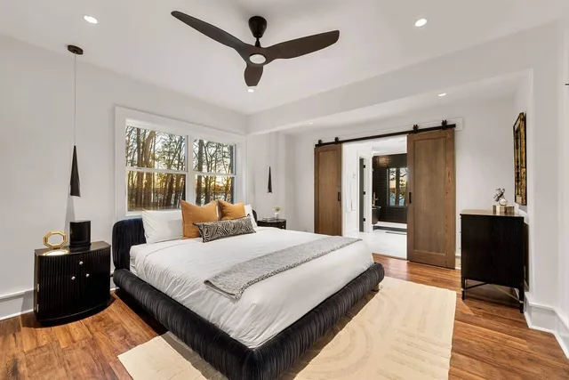 Bedroom 1 image 1