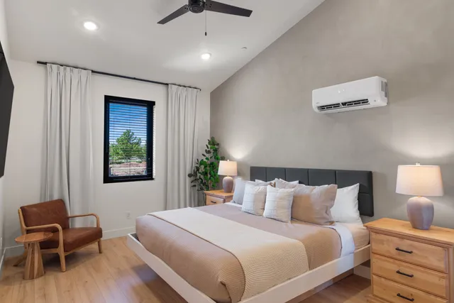 Bedroom 3 image 1