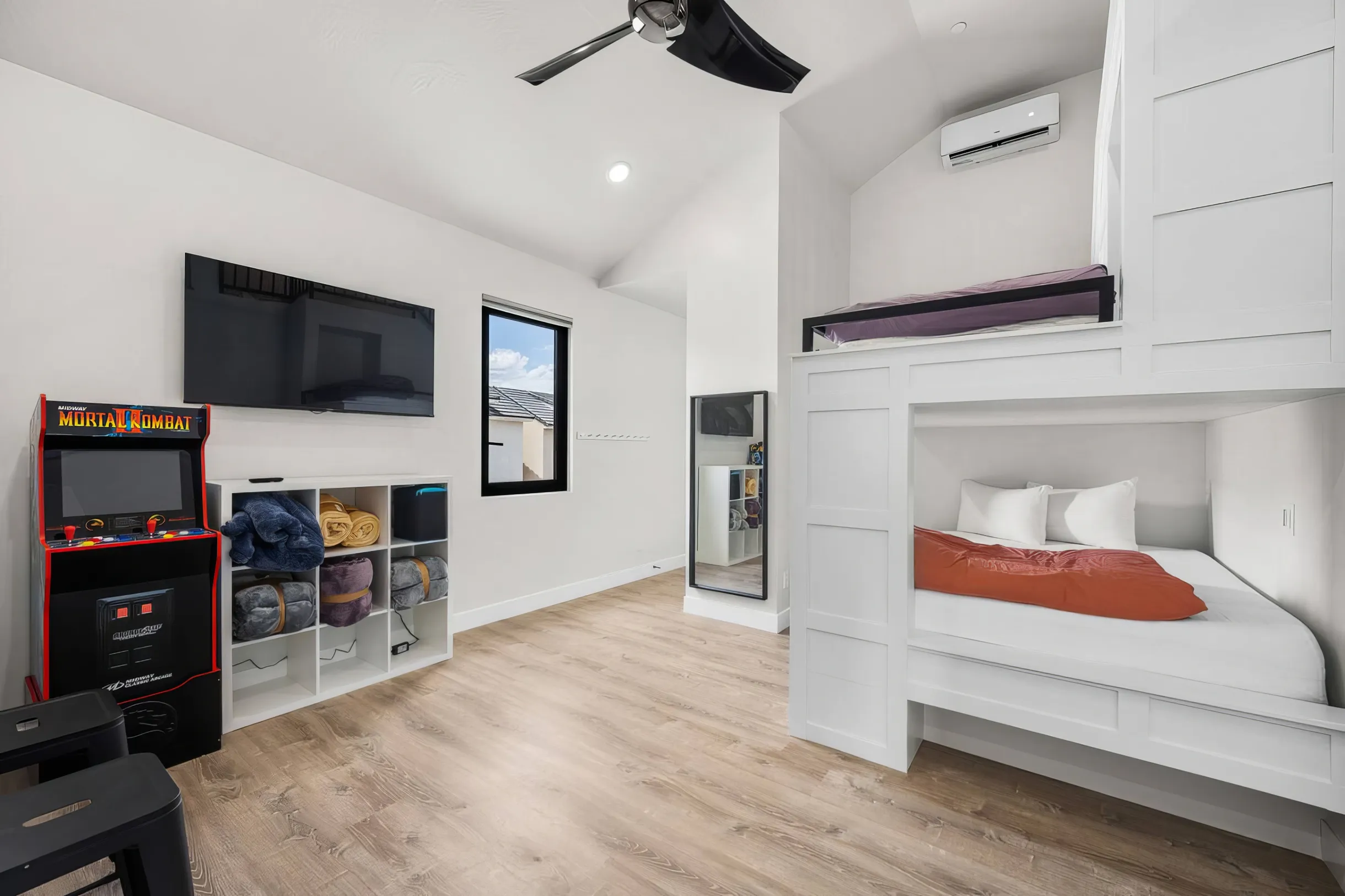 Sand Hollow Haven- two kitchens- sleeps 34 people, Large pool and courtyard! #16