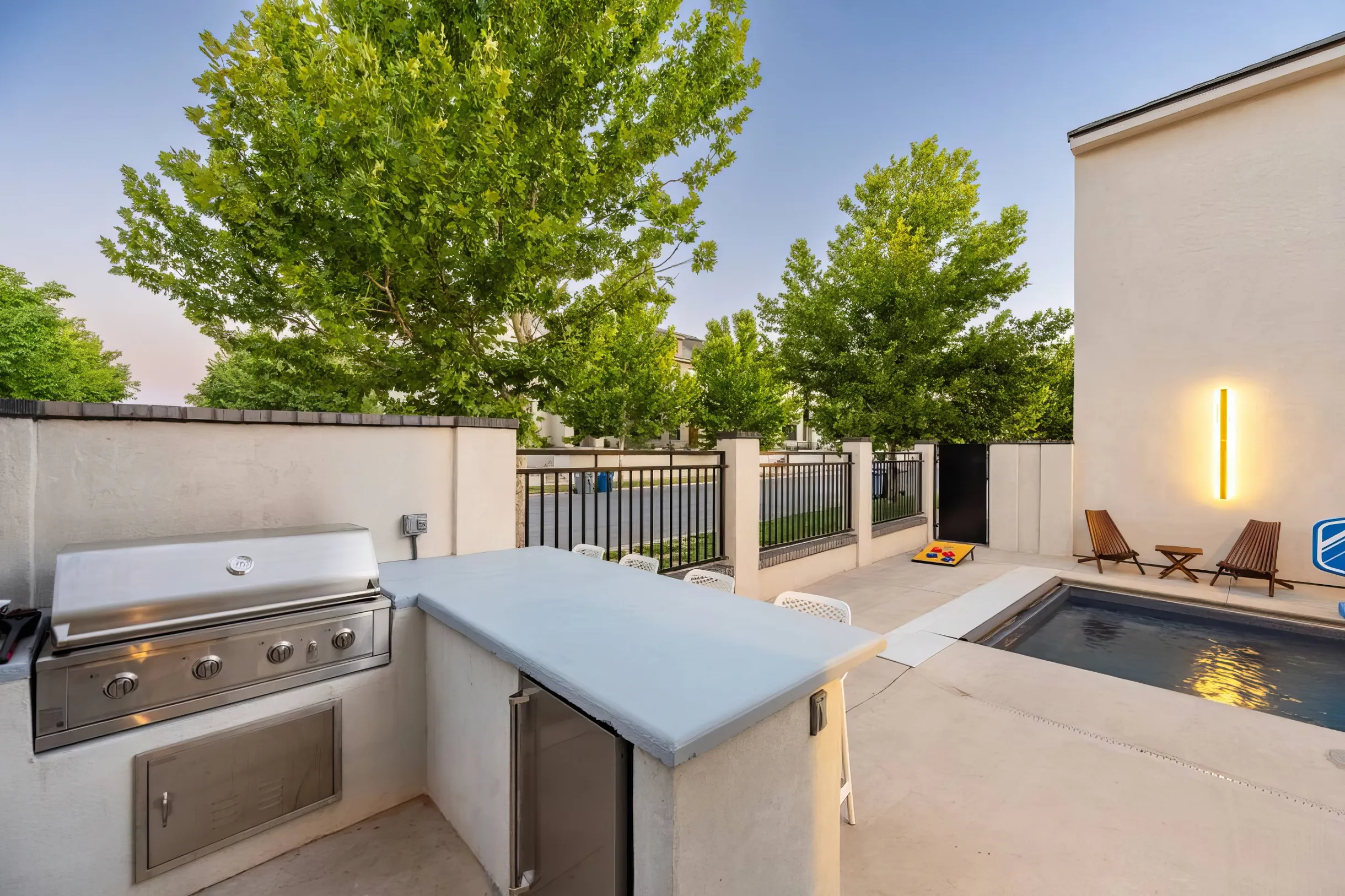 Sand Hollow Haven- two kitchens- sleeps 34 people, Large pool and courtyard! #42