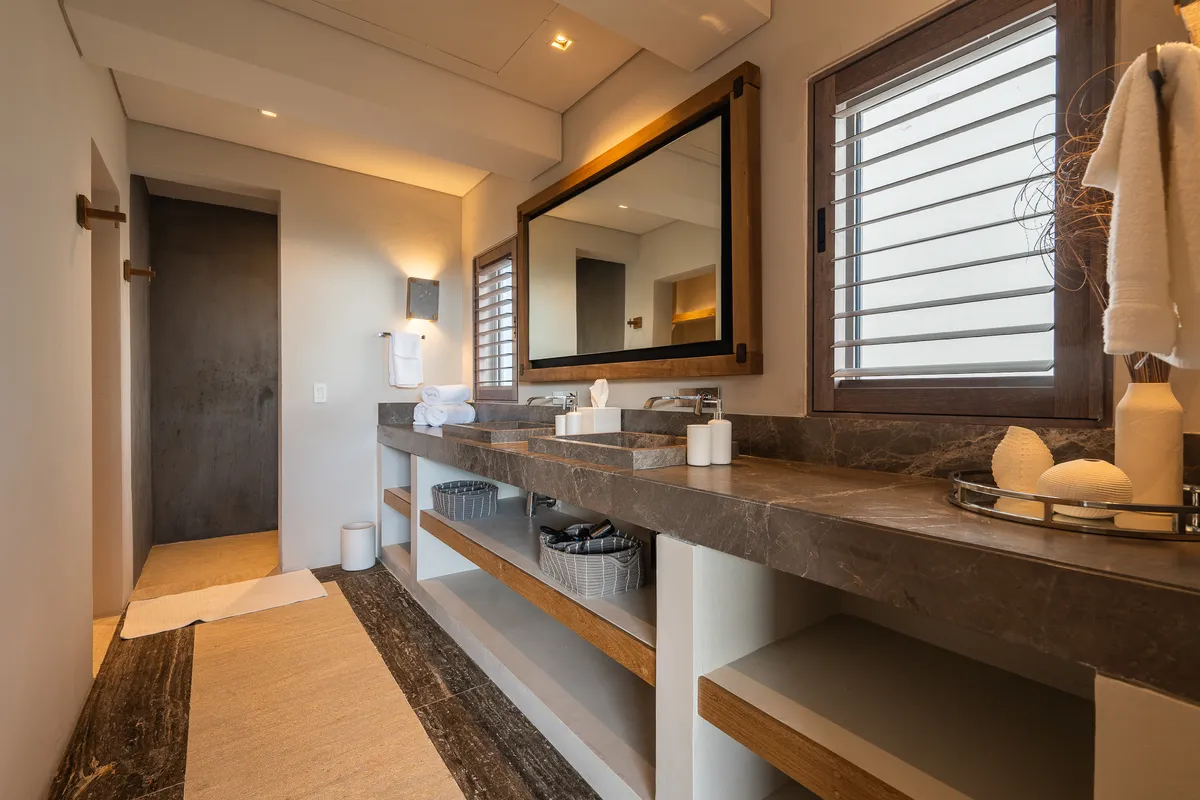 Ensuite Bathroom 4 image