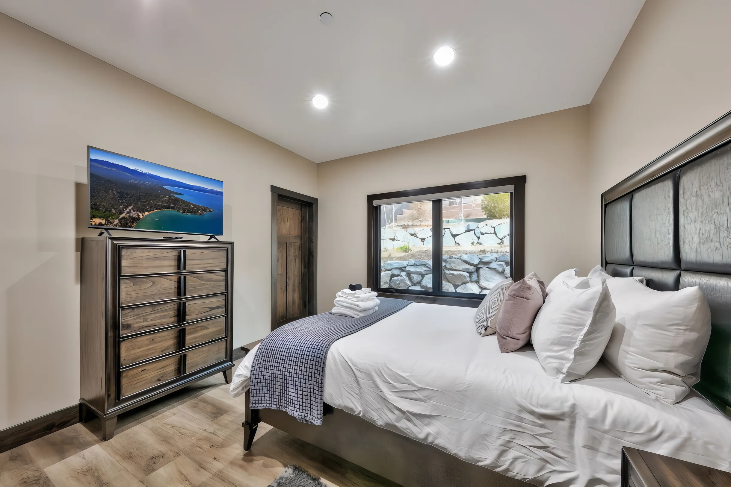 Wander Tahoe Manor #14