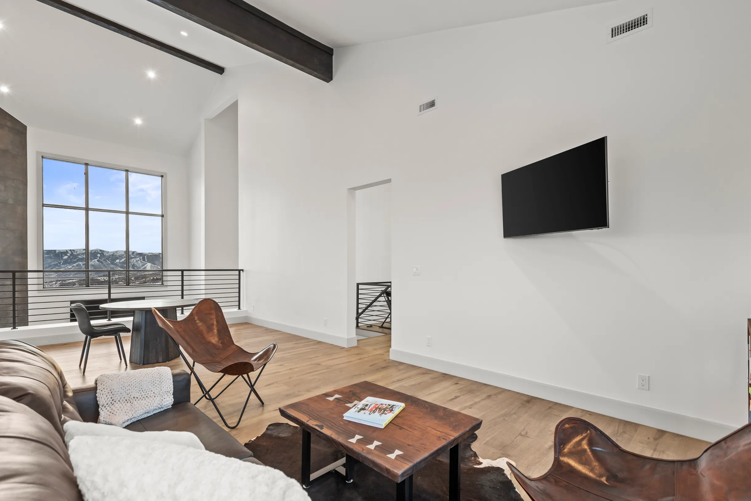 Wander Coalville Modern #47