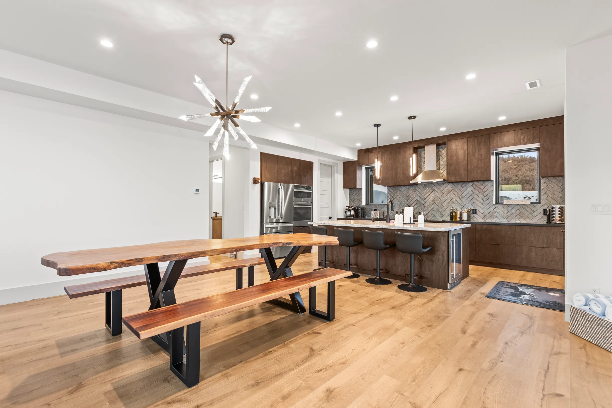 Wander Coalville Modern #37