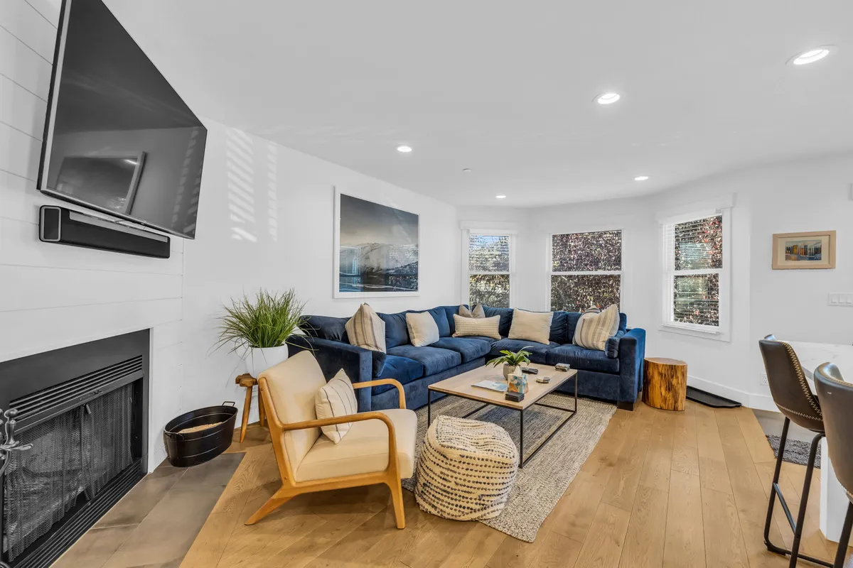 Wander Park City Sapphire