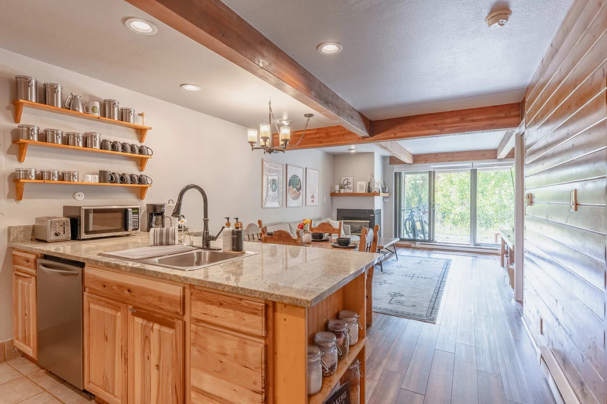 Wander Crested Butte Edge