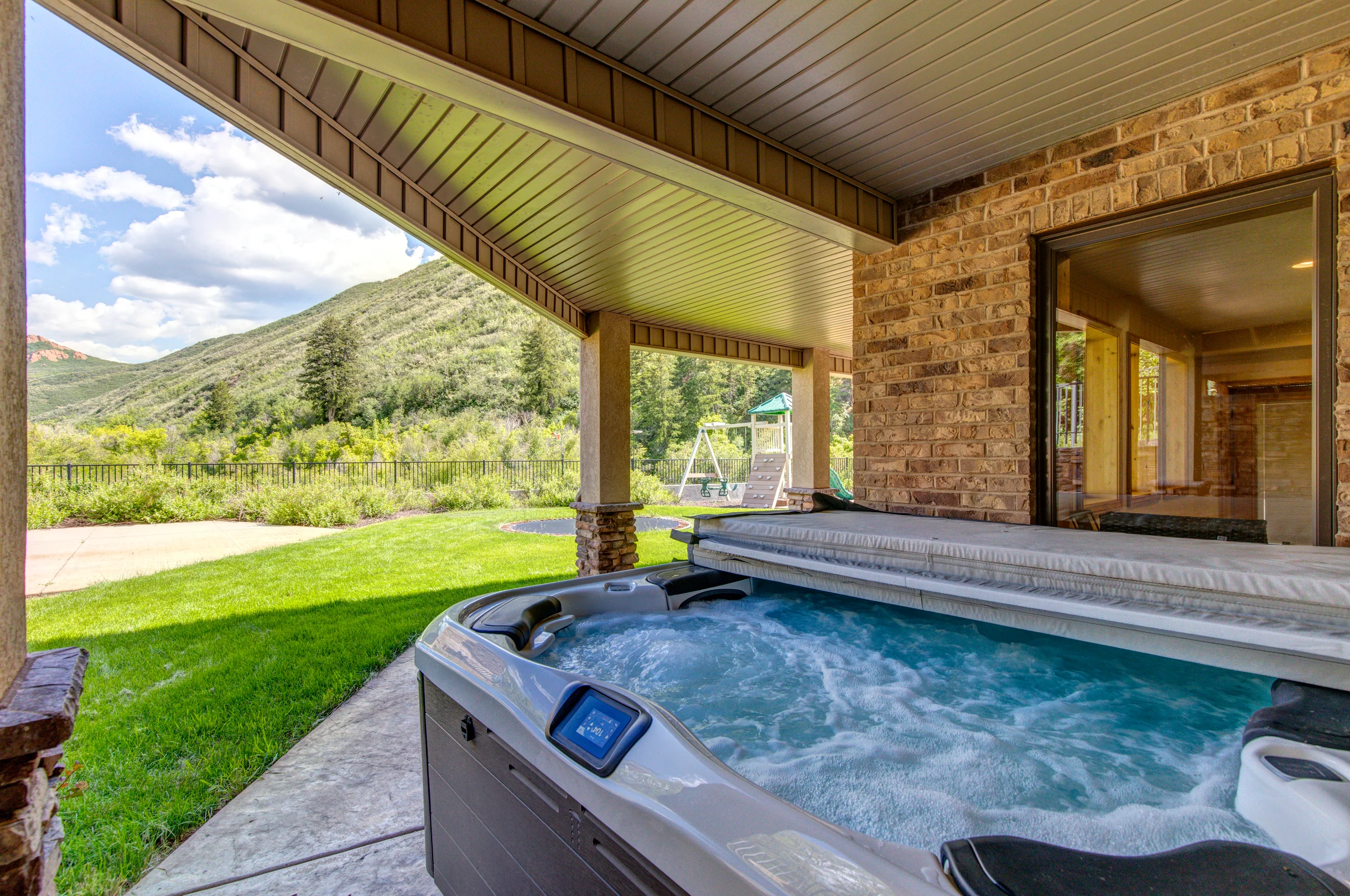 Wander Morgan Riverfront #2