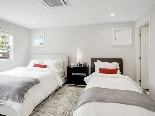 Bedroom 3 image 1