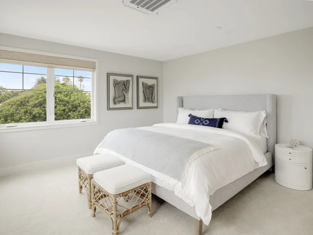 Bedroom 1 image 1