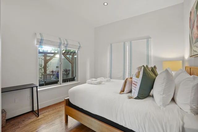 Bedroom 3 image 1