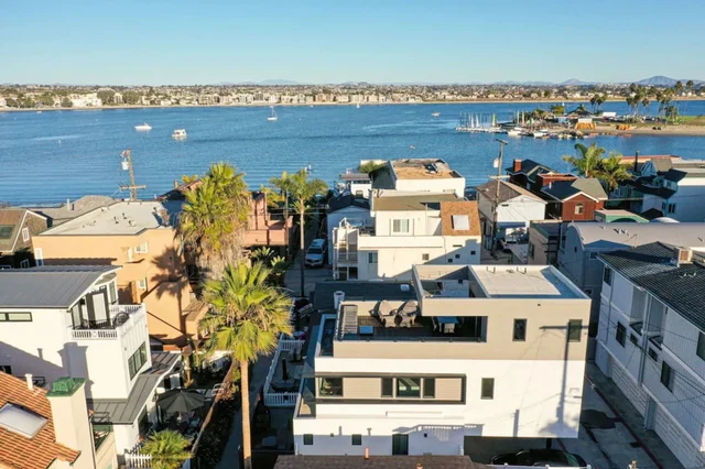 Wander Mission Beach Shores #5