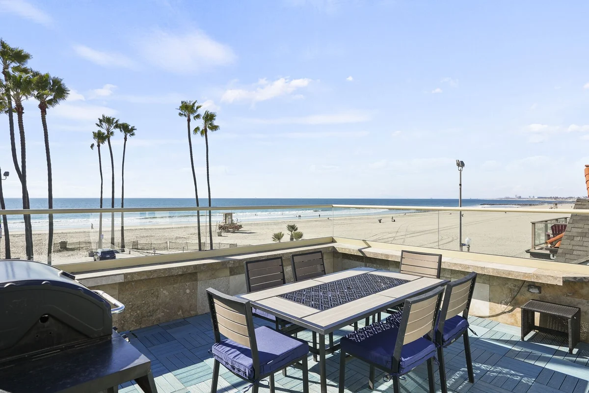 O2308B - Pier View Rooftop property photo 4