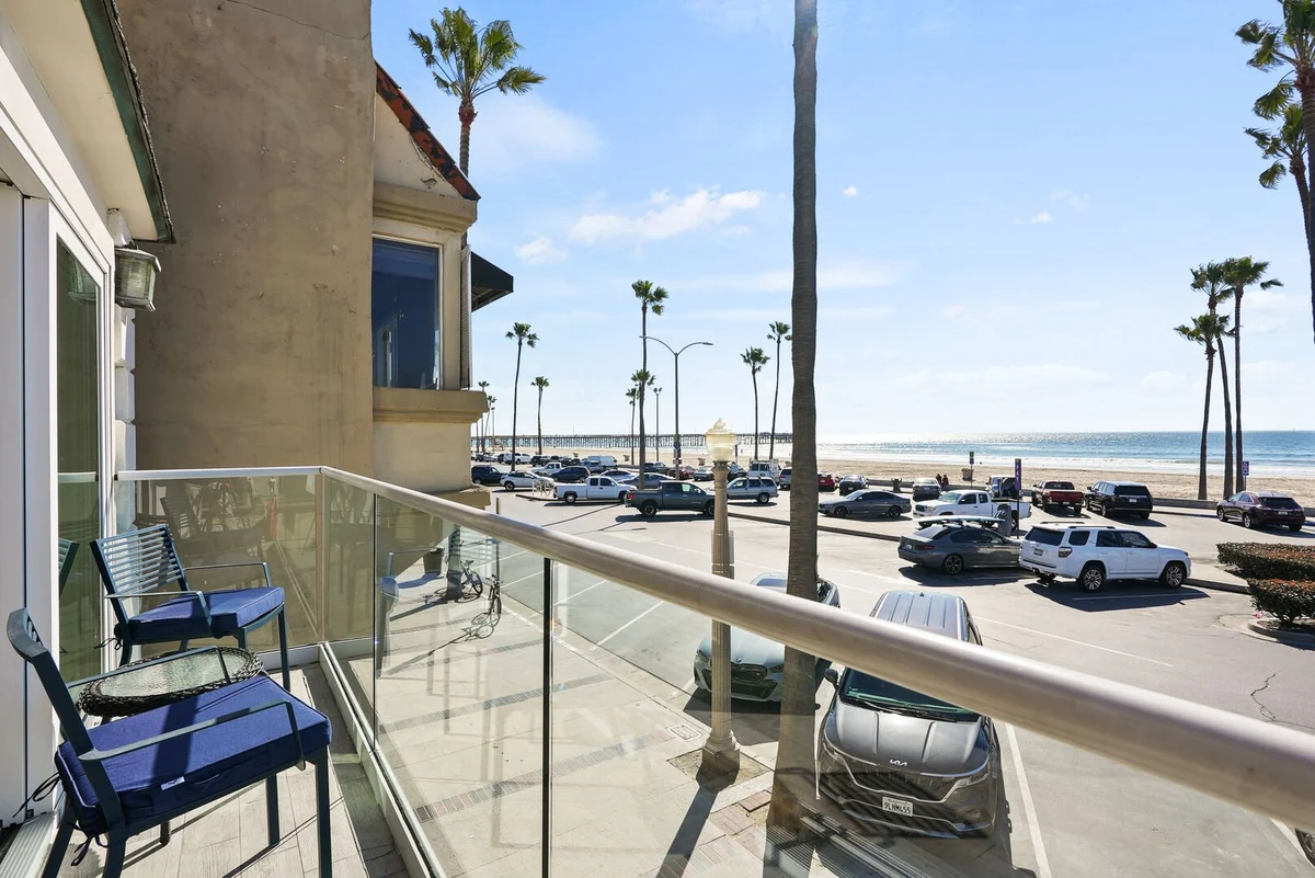 O2308B - Pier View Rooftop property photo 5