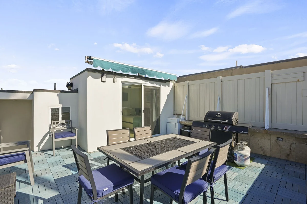 O2308B - Pier View Rooftop property photo 3