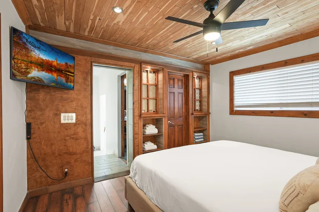 Bedroom 3 image 1