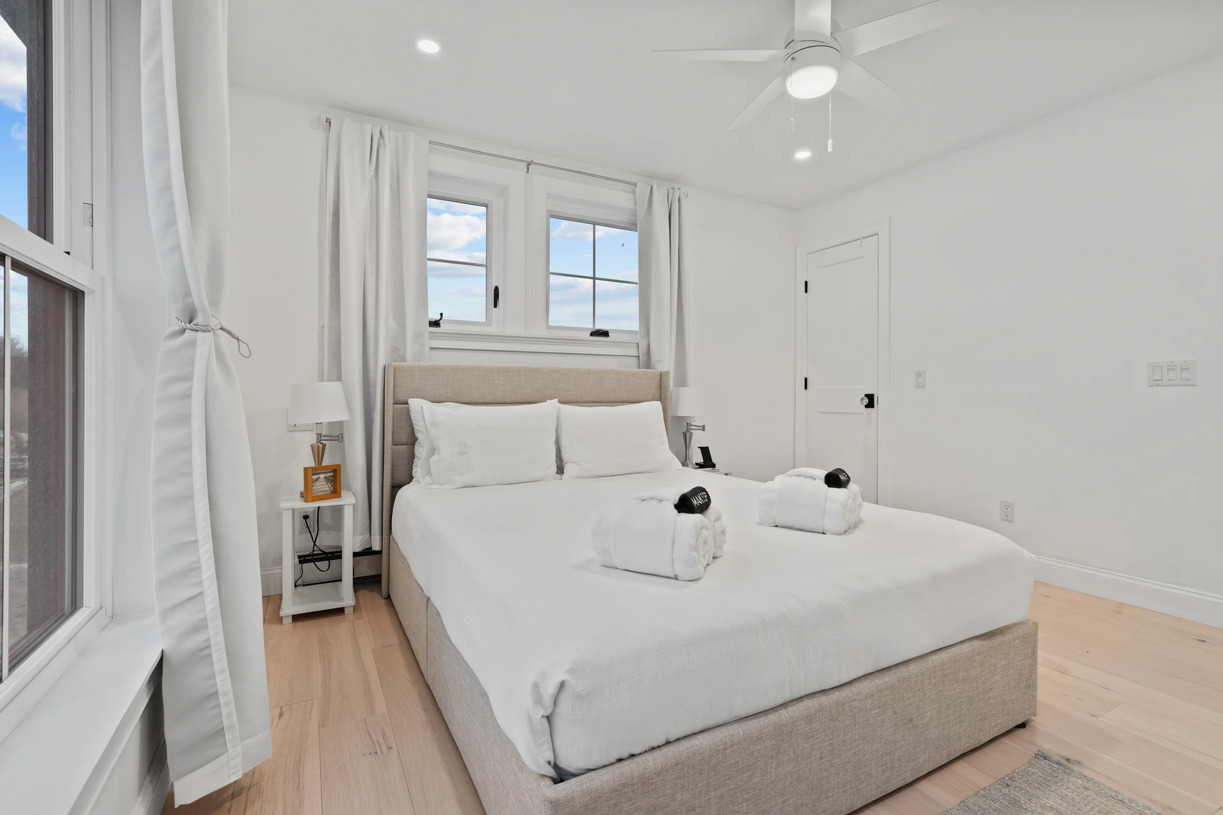 Wander Cuttyhunk Waterfront #34