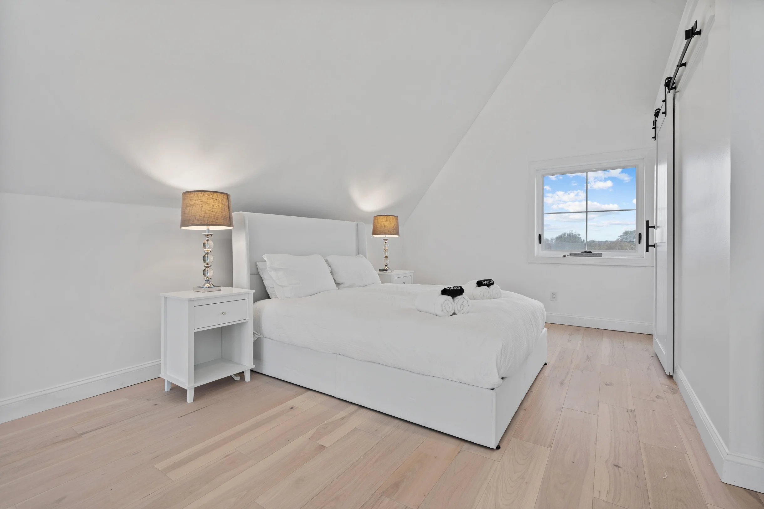 Wander Cuttyhunk Waterfront #23