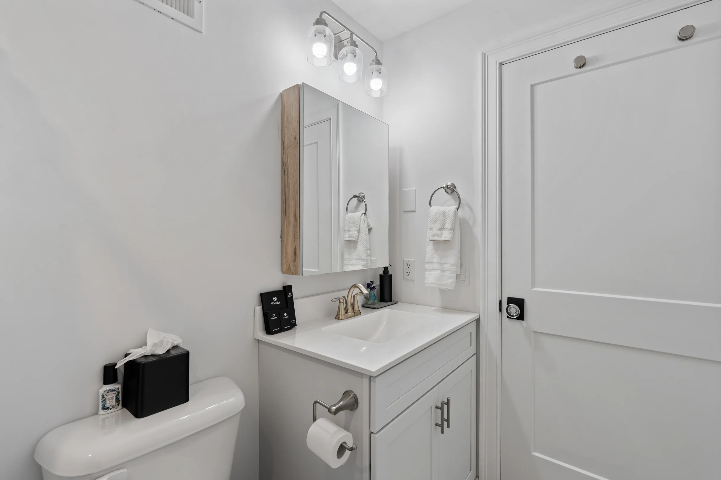 Wander Cuttyhunk Waterfront #12