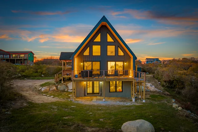 Wander Cuttyhunk Waterfront #5