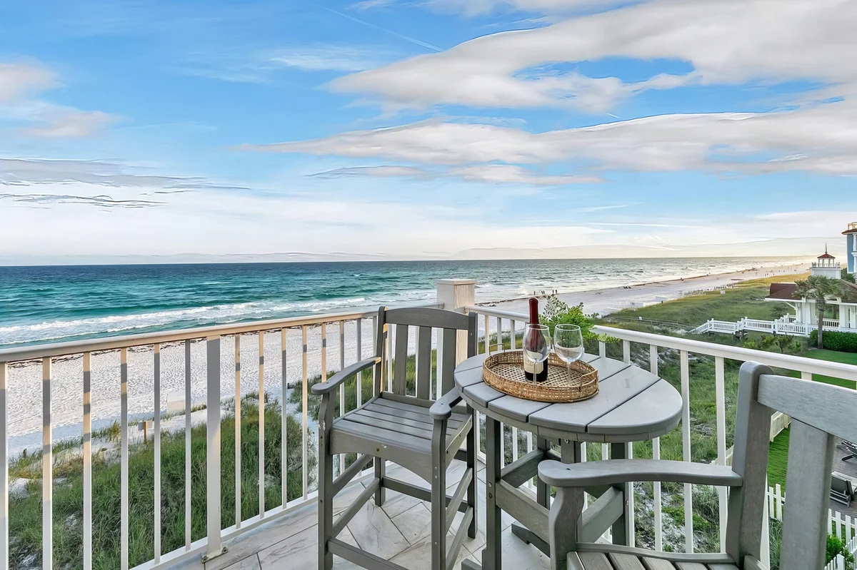 Wander Miramar Beach Shores