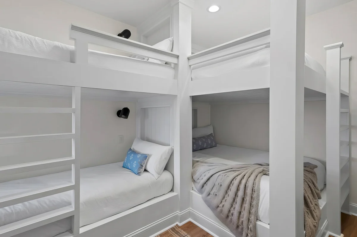 Bunk Bedroom image