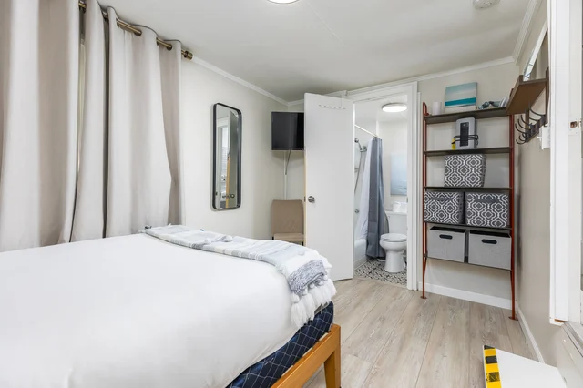 Bedroom 3 image 1
