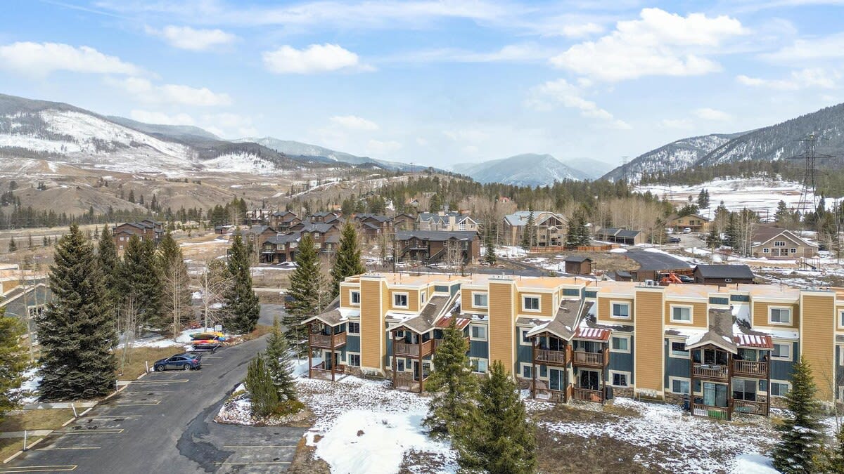 Wander Dillon Sapphire #4