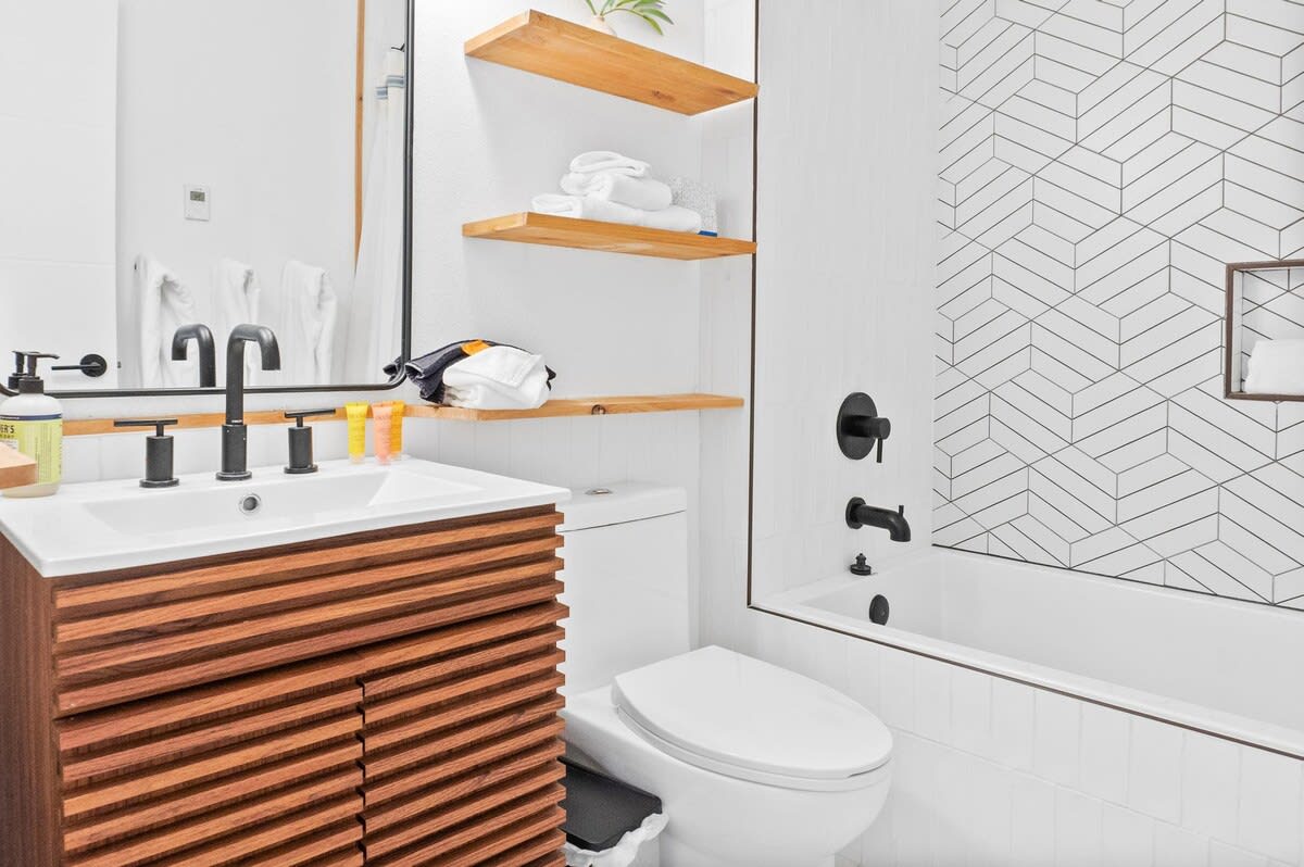 Wander Dillon Sapphire