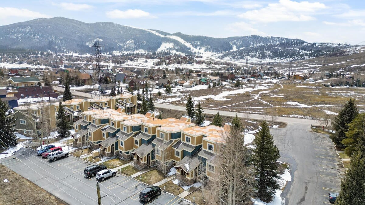 Wander Dillon Sapphire #3