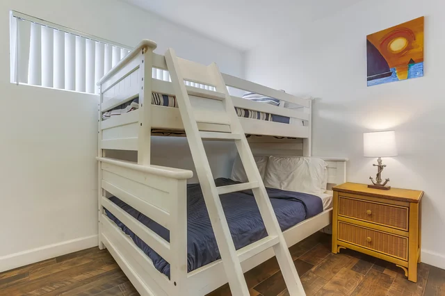 Bedroom 3 image 1