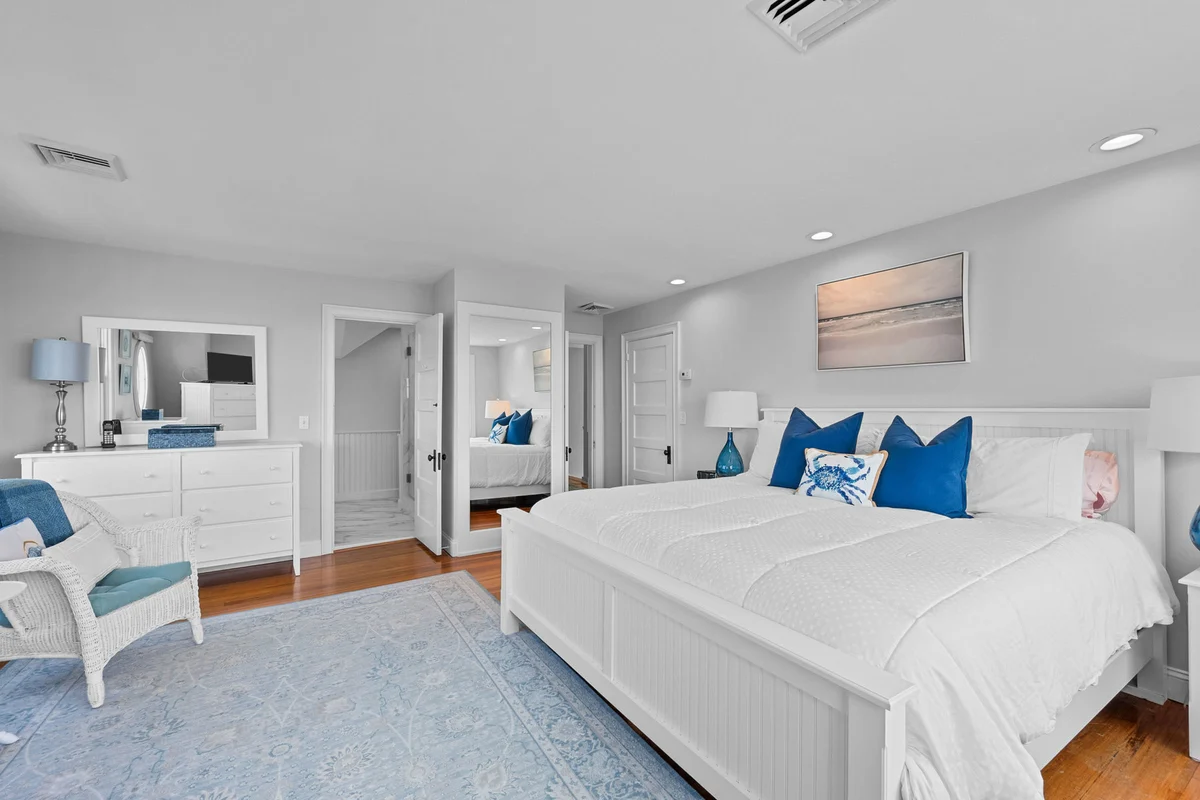 Bedroom 1 image 1