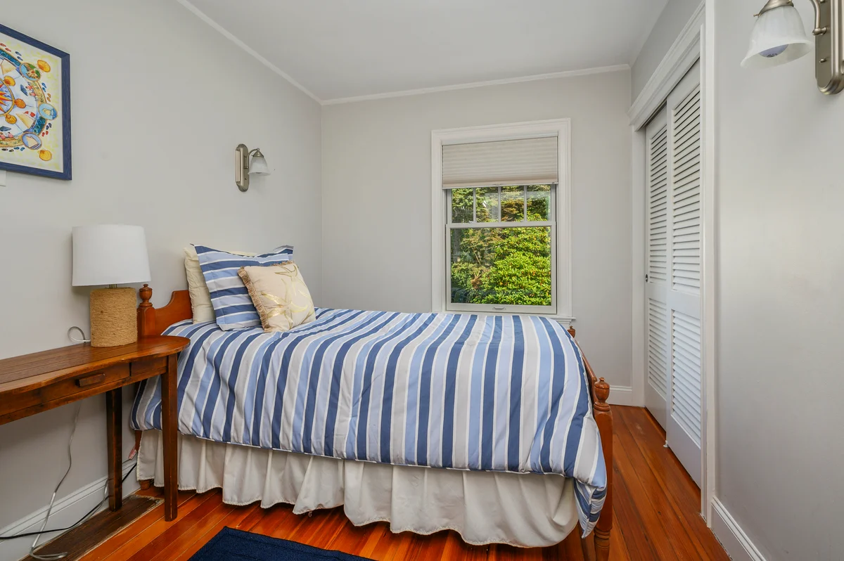 Bedroom 8 image 1