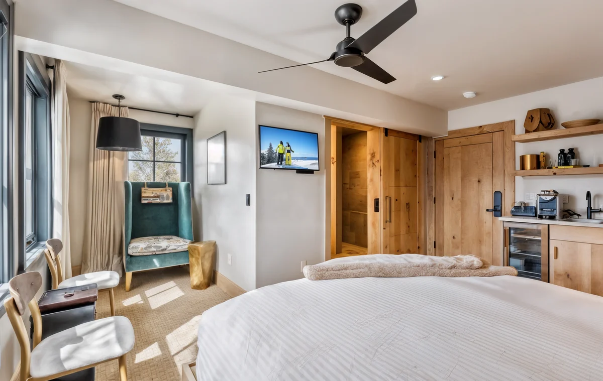 Wander Breckenridge Moon