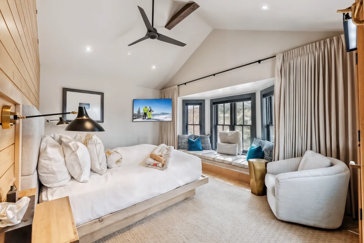 Wander Breckenridge Glow