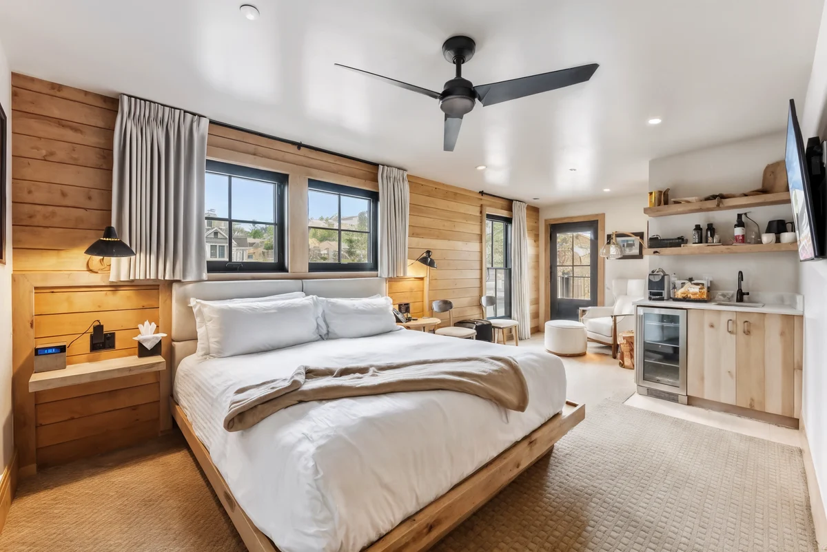 Wander Breckenridge Sky