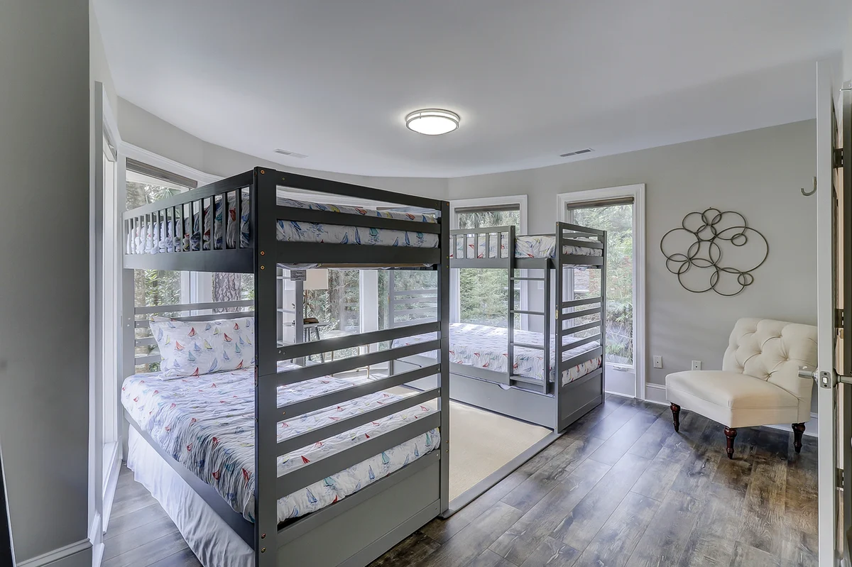 Bunk Bedroom 1 image