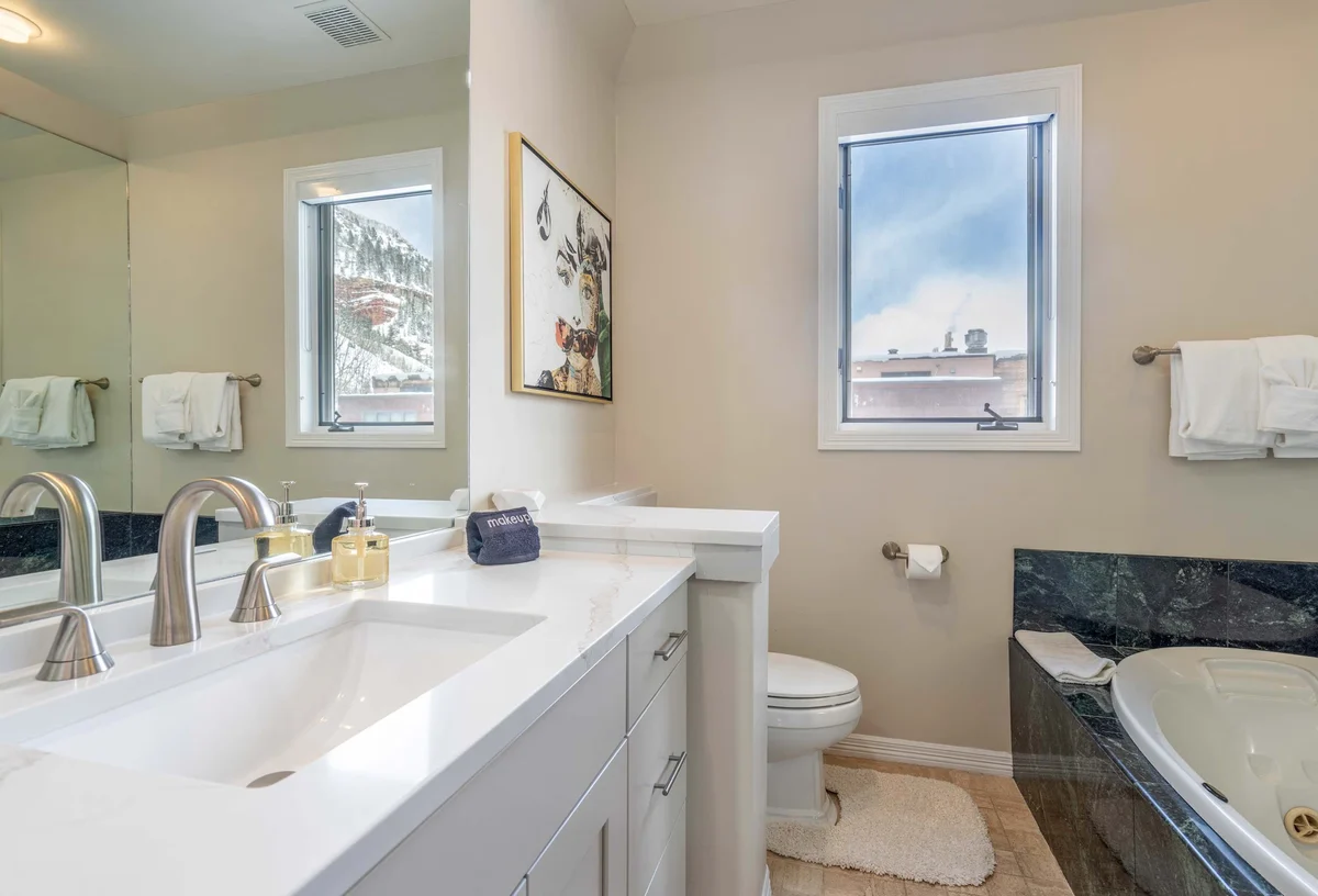 Wander Telluride Vista