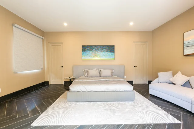 Bedroom 3 image 1