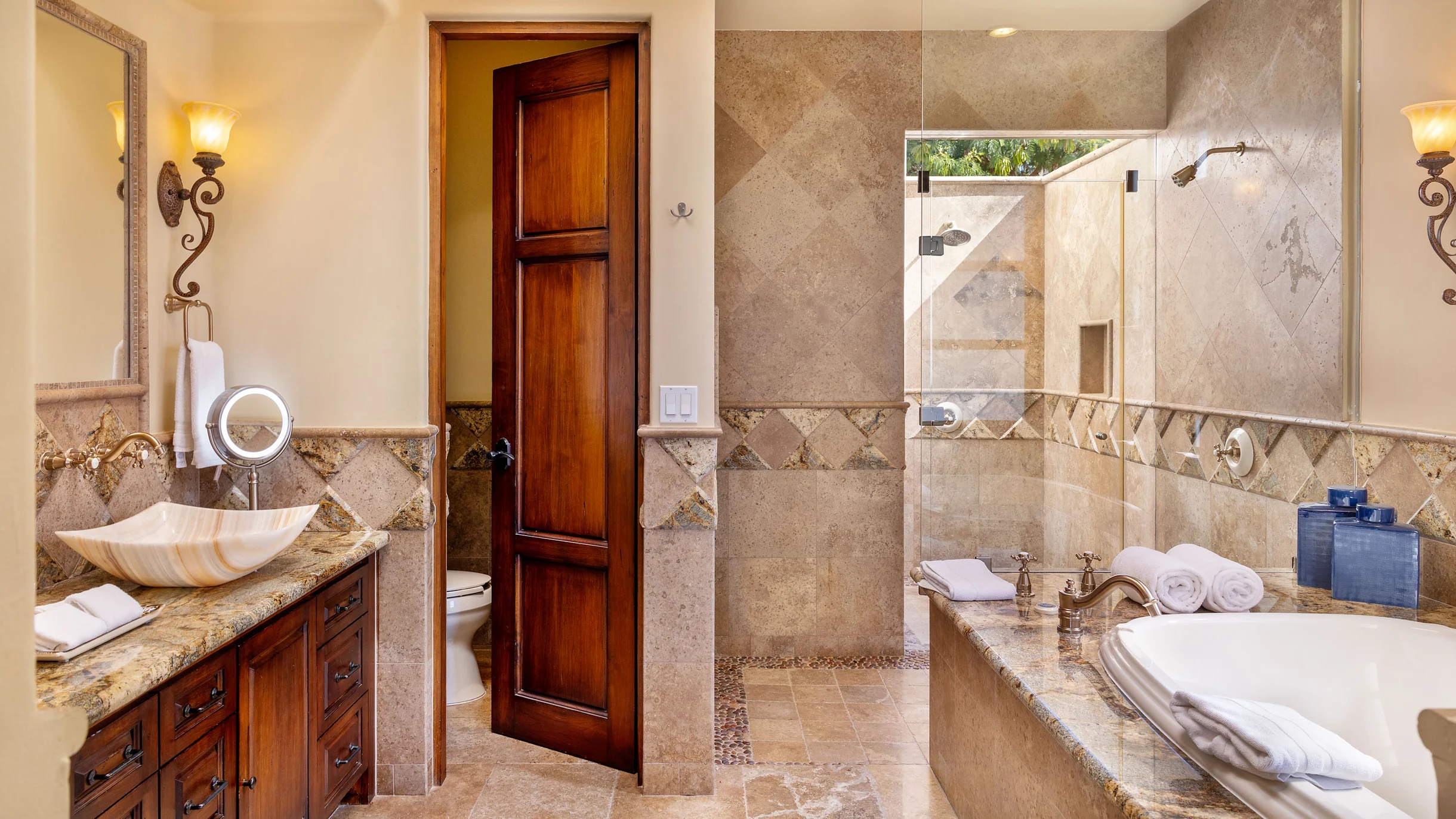 Exclusive 5-BR Golf Villa: Featuring Cart & Private Transport! #17
