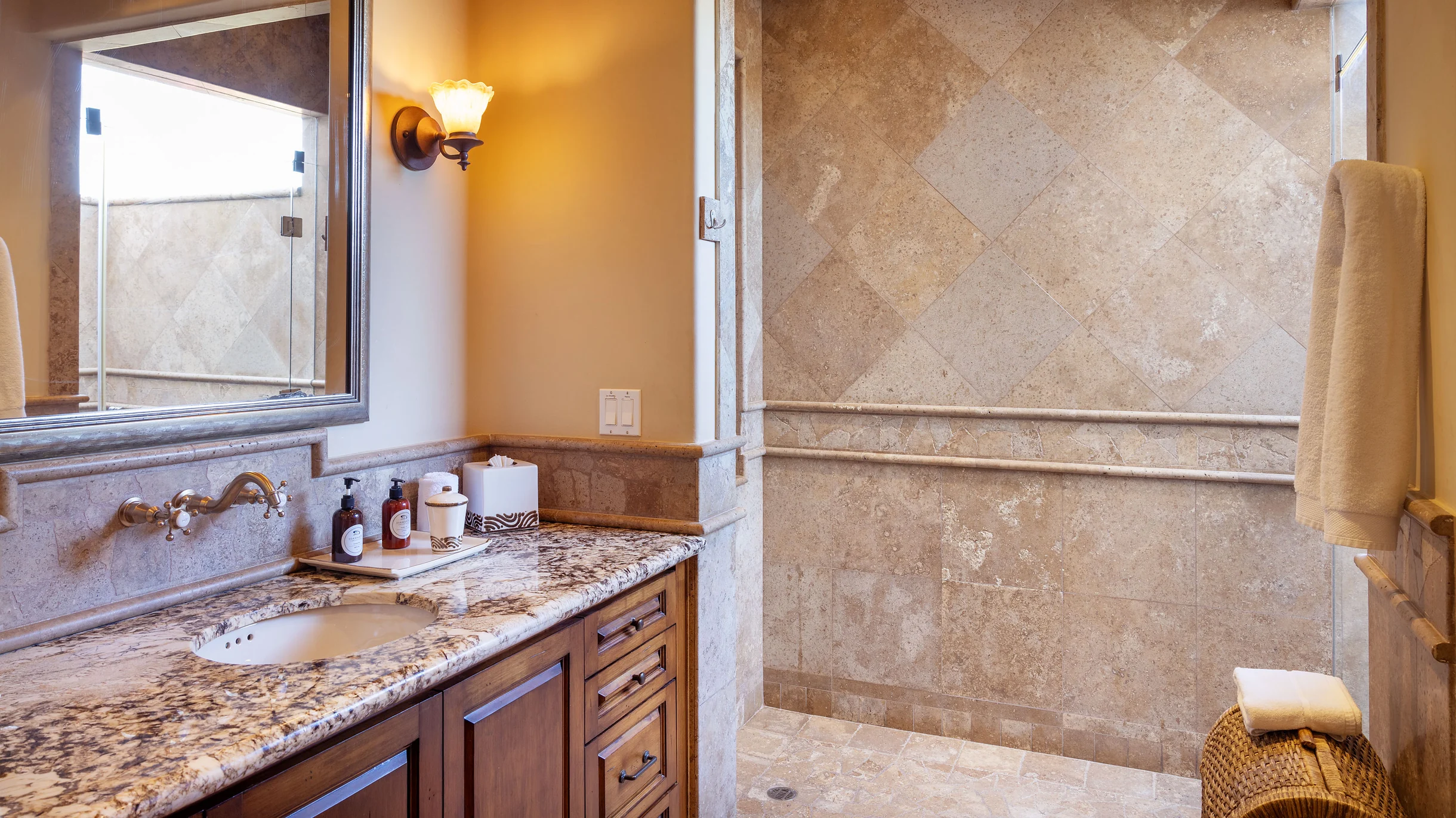Exclusive 5-BR Golf Villa: Featuring Cart & Private Transport! #19