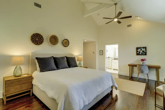 Bedroom 3 image 1
