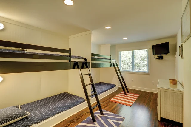 Bunk Bedroom image 1