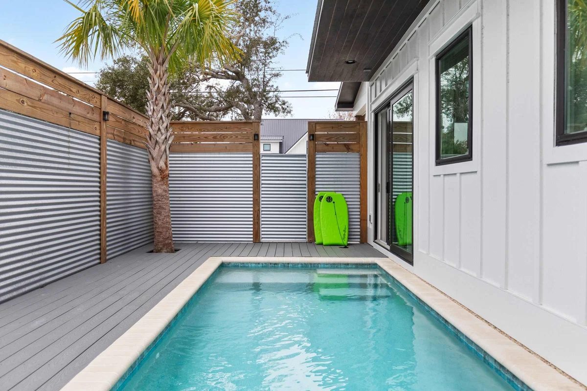 Wander Panama City Palms