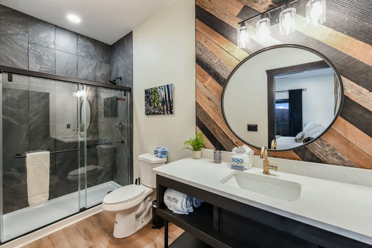 Wander Sevierville Pines