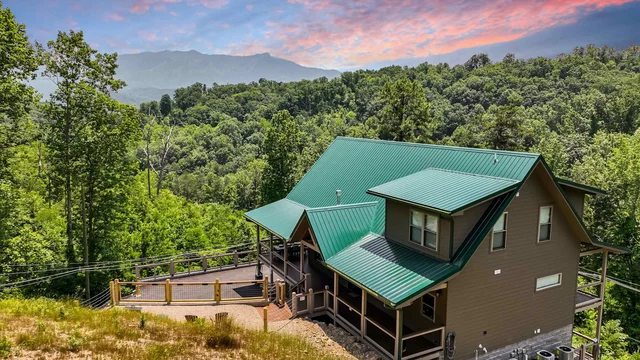 Wander Gatlinburg Peak #4
